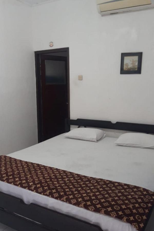 Koolkost At Tenggilis - Minimum Stay 30 Nights Surabaya Kültér fotó